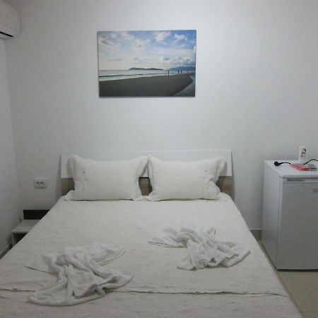 Casa Gherghisan Hotel Costinesti Buitenkant foto